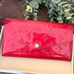 Louis Vuitton Vernis Sarah Wallet Pink Monogram Patent Leather LV